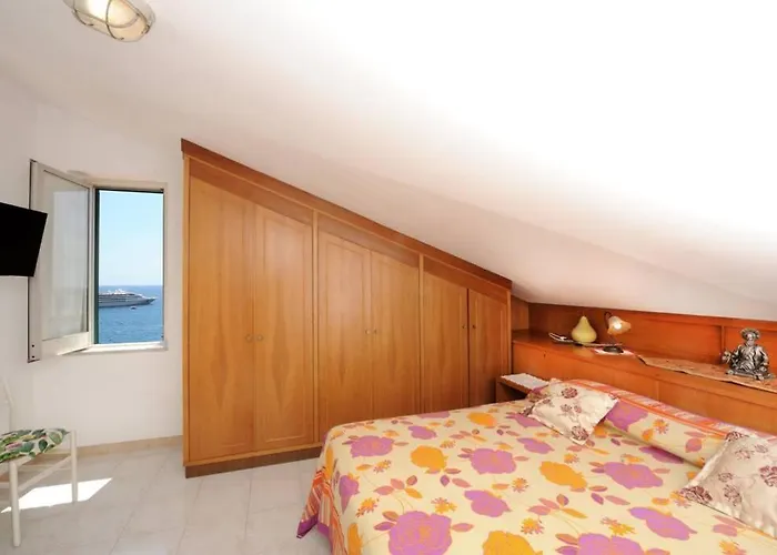 Mamma Rosanna - In With Terrace Apartment *