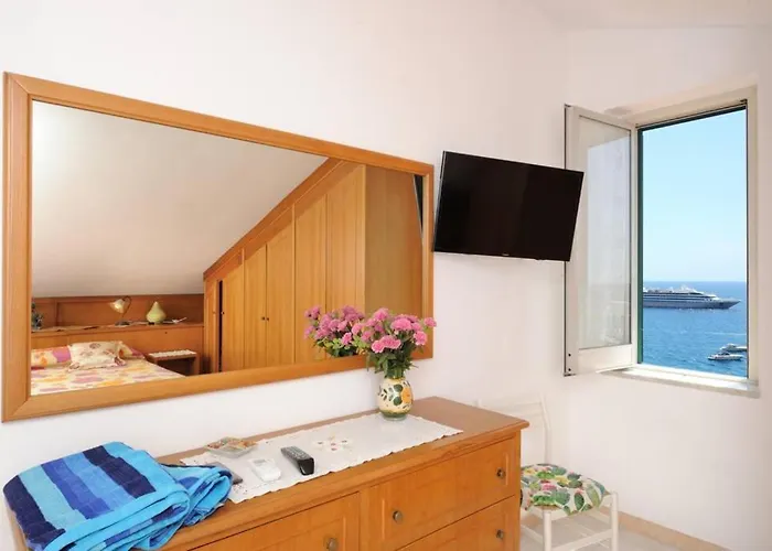 Mamma Rosanna - In With Terrace Apartment *