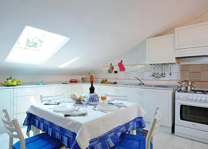 Mamma Rosanna - In With Terrace Apartment *